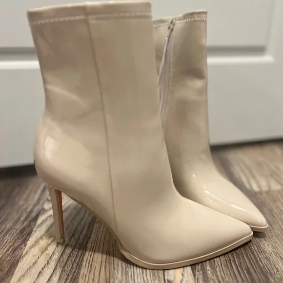 Steve Madden Cream Heeled Boots - Picture 3 of 11